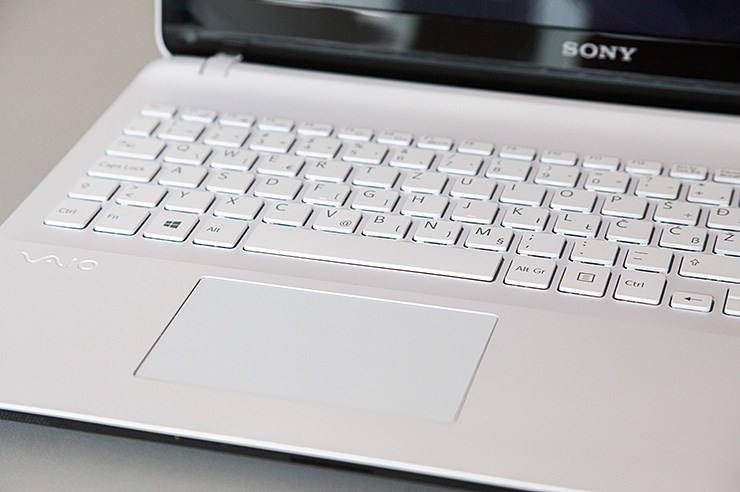 Sony Vaio Fit 15 (4).jpg